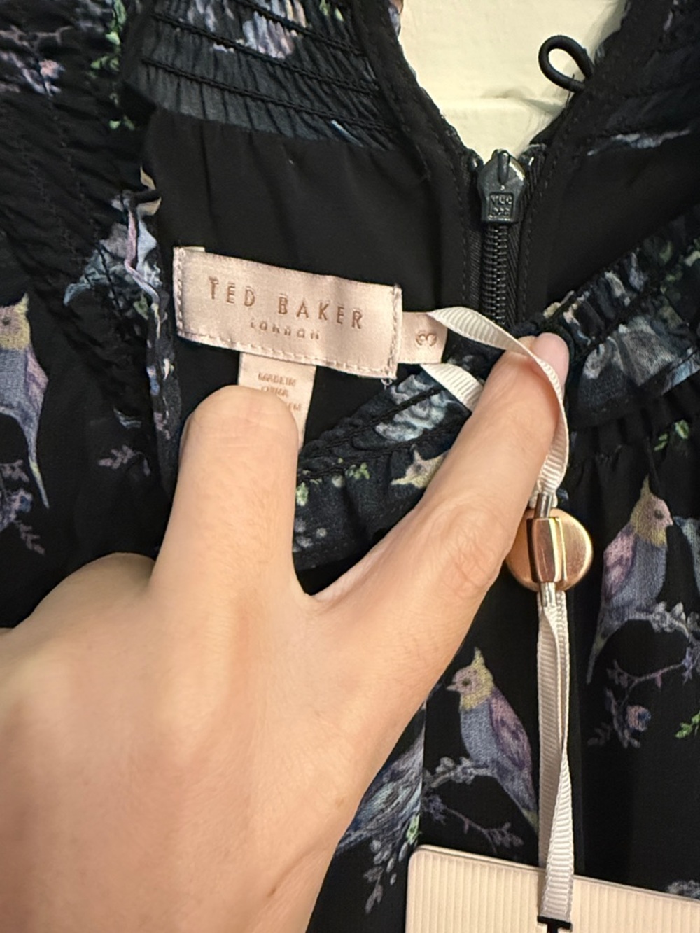 Ted Baker London Hilaina Love Birds Cold-Shoulder Ruffle Dress Size 3/US 8 NWT - Picture 8 of 10